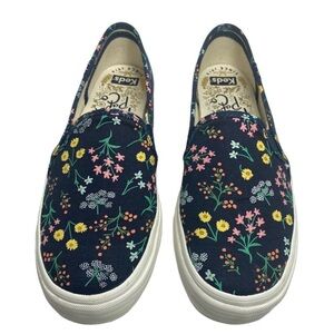 Keds Rifle Paper Co Double Decker
Petite Fleurs Navy Print Shoe
WF65564 Size 8
